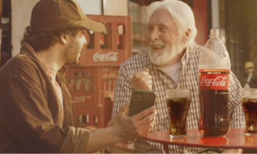 COCA-COLA COMPLETA 80 ANOS DE BRASIL