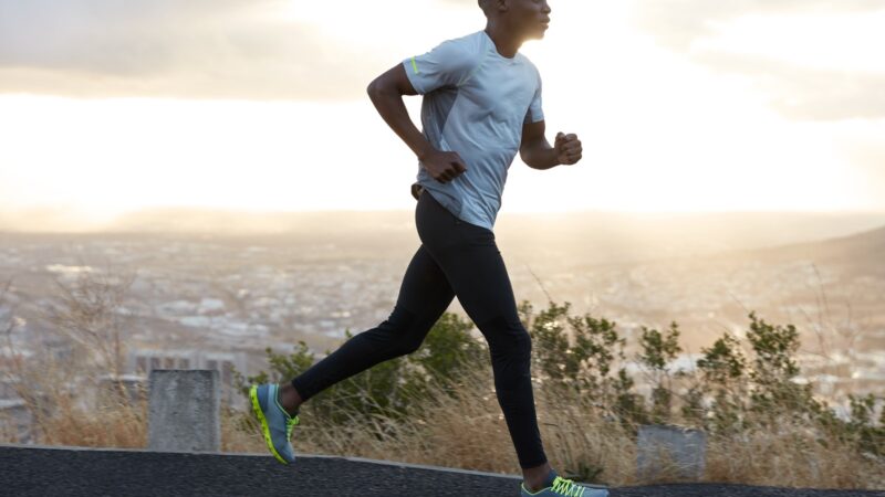 Dia do Atleta: ortopedista destaca a importância da prevenção de lesões e de práticas seguras no esporte