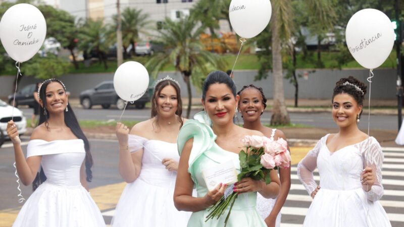 Desfile da Esperança é realizado na Rondon Pacheco pela estilista Maísa Pires