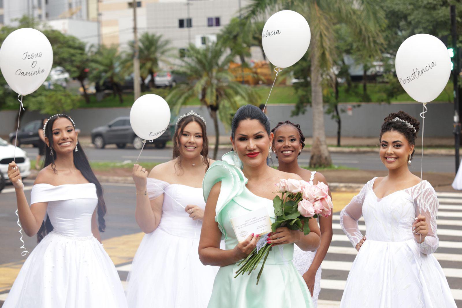 Desfile da Esperança é realizado na Rondon Pacheco pela estilista Maísa Pires