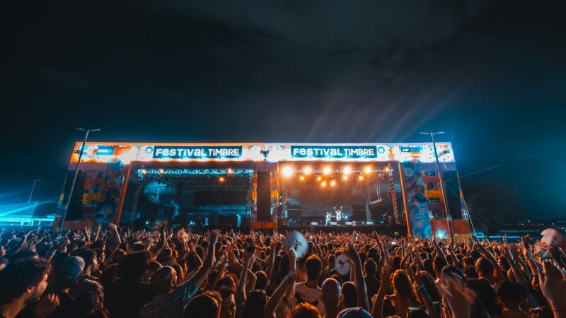 Festival Timbre 2025 anuncia edição histórica com IZA, Lenine, BK’, Samuel Rosa, CPM 22, FBC, Duquesa e mais de 50 atrações