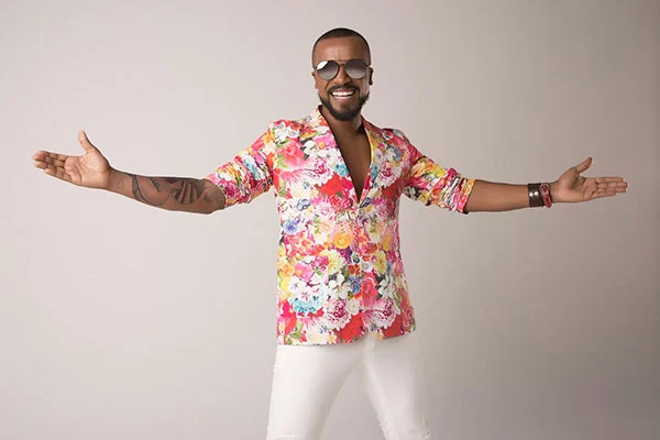 Alexandre Pires se junta a grandes nomes no show beneficente Amigos do Peninha