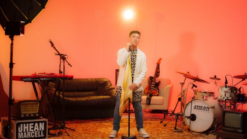 Jhean Marcell lança “Tiny Room”, projeto que convida o público a desacelerar e redescobrir a música em sua forma mais íntima