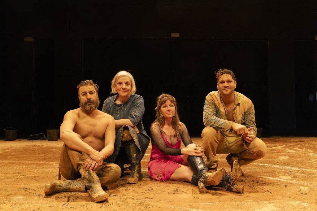 Tom na Fazenda: um dos maiores fenômenos do teatro brasileiro retorna à Uberlândia