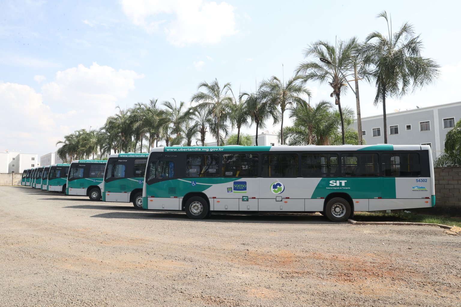 Motoristas da Viação Sorriso de Minas vivenciam rotina de passageiros com deficiência em treinamento de empatia