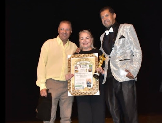 ADRI TOLARDO E LUCIANO SILVA RECEBEM PRÊMIO DE DESTAQUE NO THEATRO MUNICIPAL DE SÃO PAULO