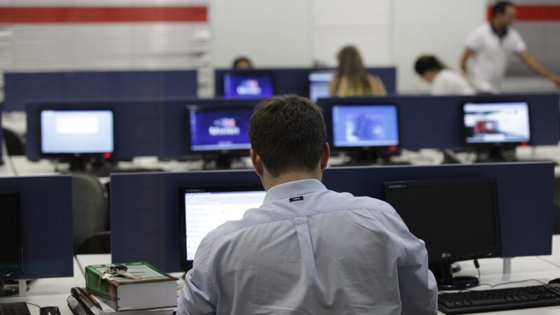 Transforme sua Carreira com Inteligência Artificial: Curso de Extensão IA na Prática