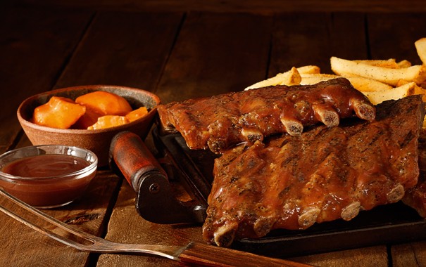 Outback celebra o Dia do Amigo com menu para dois por R$ 119,90