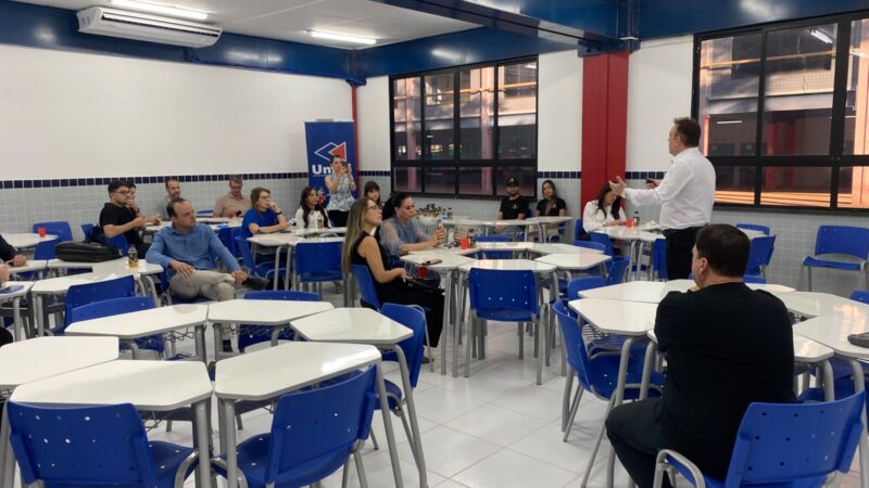 Unitri apresenta novidades para o segundo semestre em café com imprensa e influenciadores