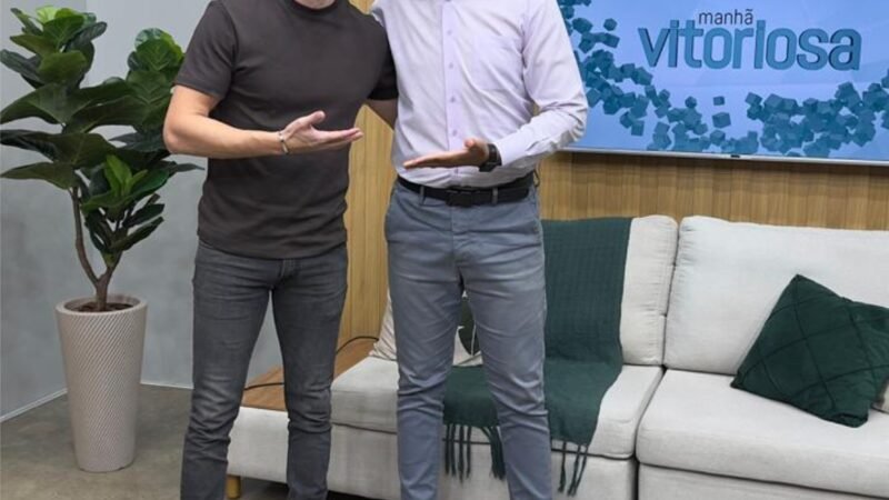 Cantor sertanejo Evandro Jr. é a atração do Programa Manhã Vitoriosa nesta sexta-feira (11)