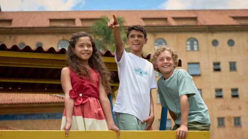 Crianças exploram o universo estelar no Grande Hotel Termas de Araxá